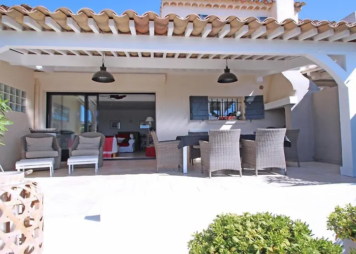 Les Bastides De Pan Cuet Сasa de vacaciones Sainte-Maxime